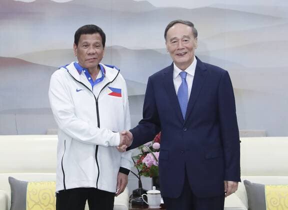 Foshan, Rodrigo Duterte besucht Basketball-WM in China (190901) -- FOSHAN, Sept. 1, 2019 -- Chinese Vice President Wang Qishan meets with Philippine President Rodrigo Duterte in Foshan, south China s Guangdong Province, Aug. 31, 2019. ) CHINA-GUANGDONG-WANG QISHAN-PHILIPPINE PRESIDENT-MEETING (CN) YaoxDawei 