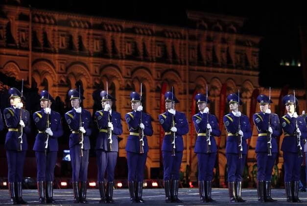 MOSCOW, RUSSIA - SEPTEMBER 1, 2019: Servicemen of the guard of honor of Belarus Armed Forces perform during the closing ceremony of the 12th Spasskaya Tower International Military Music Festival in Red Square. Artyom Geodakyan TASS  TS0B8FAF