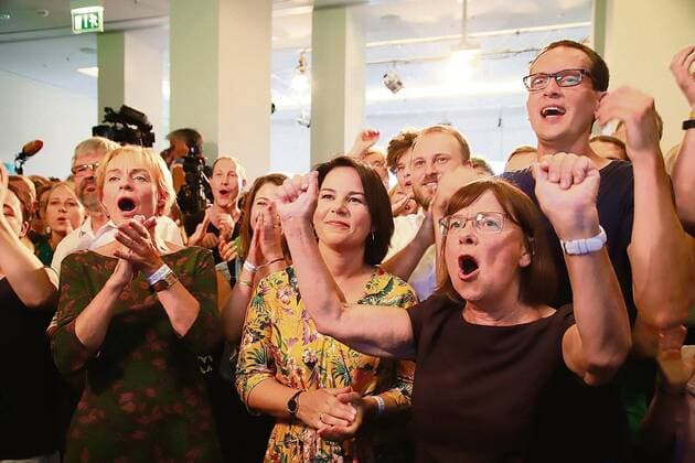 Landtagswahl Brandenburg 2019 Wahlparty Bündnis 90 Die Grünen, im Mercure Hotel, Annalena Baerbock, Benjamin Raschke, Ursula Nonnemacher (v.l.) Potsdam Brandenburg Deutschland Copyright: xManfredxThomasxTspx