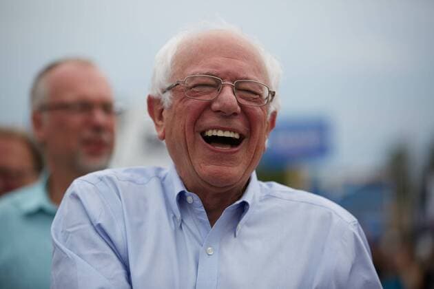 Bilder des Jahres 2019, News 09 September News Themen der Woche KW 36 News Bilder des Tages September 2, 2019, Milford, New Hampshire, USA: Bernie Sanders was the only presidential candidate to march in the annual Milford New Hampshire labor day parade. Other candidates had volunteers carry signs throughout the parade. Milford USA - ZUMAd211 20190902_zap_d211_014 Copyright: xAllisonxDinnerx