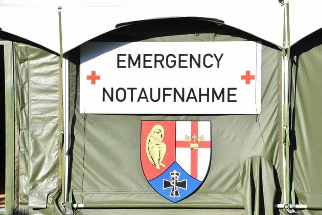 Ansicht eines mobilen Rettungszentrums der Bundeswehr während des Tages der offenen Tür des Sanitätsregiment 2 in Rennerod im Westerwald Rennerod Rheinland-Pfalz Deutschland