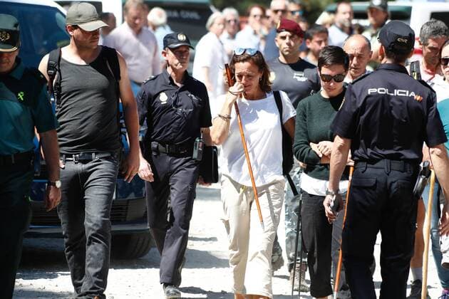 Bilder des Jahres 2019, Entertainment 09 September Entertainment Themen der Woche KW36 Entertainment Bilder des Tages September 4, 2019, Ceredilla, MADRID, SPAIN: The sister of Blanca Fernandez Ochoa, Dolores Fernandez Ochoa near the Hotel Cirilo in Cercedilla, which acts as the base of the search engine of the olympic skier and medalist Blanca Fernandez de Ochoa, who has been found dead in the mountain range of Madrid on September 04, 2019 in Madrid, Spain. Ceredilla SPAIN - ZUMAa181 20190904_zaa_a181_052 Copyright: xAFP7x