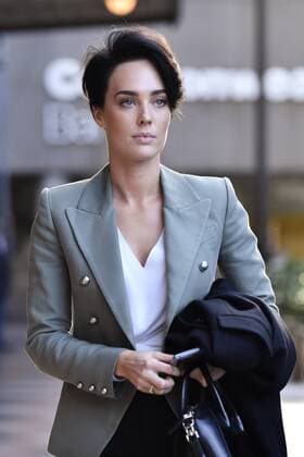 SARAH BUDGE COURT, Sarah Budge leaves the Downing Centre Court in Sydney, Thursday, September 5, 2019. Sarah Budge, girlfriend of John Ibrahim, is facing court on a firearms charge. ( NO ARCHIVING, EDITORIAL USE ONLY, NO USE IN BOOKS WITHOUT CONSENT SYDNEY NSW AUSTRALIA  Copyright: xPAULxBRAVENx 20190905001416465846