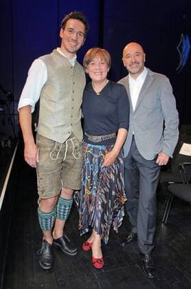 Bayerischer Sportpreis 13.07.2019 Felix Neureuther mit Eltern Rosa Katharina - Rosi - Mittermaier und Christian Neureuther bei der Verleihung des Bayerischer Sportpreis in der BMW-Welt, Lerchenauer Strasse, Am Olympiapark, Muenchen - 13.07.2019 - *** Bavarian Sports Award 13 07 2019 Felix Neureuther with parents Rosa Katharina Rosi Mittermaier and Christian Neureuther at the Bavarian Sports Award ceremony in BMW Welt, Lerchenauer Strasse, Am Olympiapark, Munich 13 07 2019
