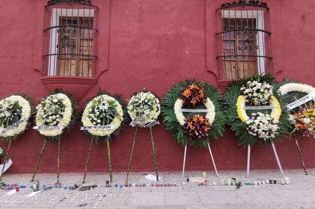 Mexiko, Trauer um Francisco Toledo September 6, 2019: EUM20190905CUL20.JPG.OACAXA, Oax. DeathDeceso-Toledo.- 6 de septiembre de 2019. Continuan llegado ofrendas florales y seguidores del artista Francisco Toledo al Instituto de Artes Graficas de Oaxaca (IAGO), en donde se le rinde homenaje al artista fallecido este jueves a los 79 anos de edad. Foto: Agencia EL UNIVERSALEELG Copyright: xElxUniversalx