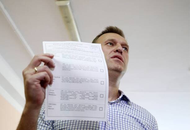 Regionalwahlen in Russland, Alexej Nawalny Stimmabgabe MOSCOW, RUSSIA - SEPTEMBER 8, 2019: Opposition activist Alexei Navalny votes in the 2019 Moscow City Duma election at Polling Station 1490. Sergei Bobylev TASS  TS0BA083