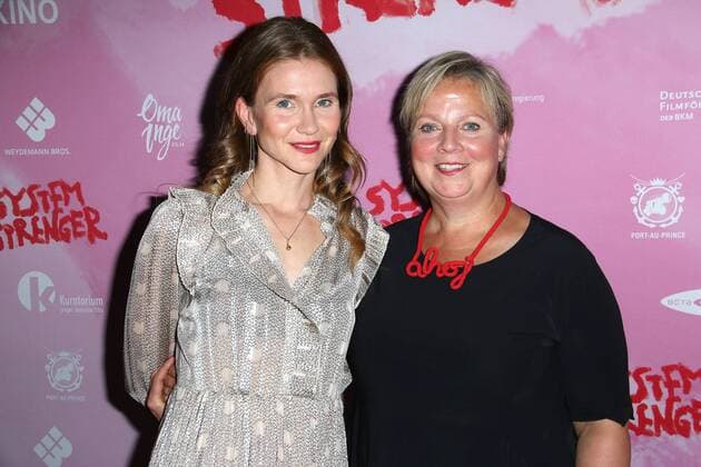 Lisa Hagemeister und Gabriela Maria Schmeide, die beiden Schauspielerinnen bei der Systemsprenger Film Premiere am 9.09.2019 in Hamburg Systemsprenger Filmpremiere in Hamburg