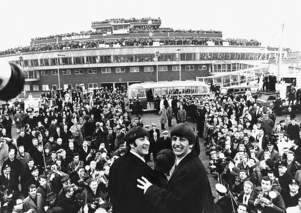 The Beatles arriving at the London Heathrow Airport The Beatles arriving at the London Heathrow Airport, after a successful 10 day American Tour. February 22, 1964 England Photo Dezo Hoffmann Copyright: xPhoto12 ArchivesxSnarkx DFS09A10_076