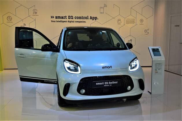 IAA, Internationale Automobil Ausstellung 2019 in Frankfurt am Main, ausgerichtet vom Verband der Automobilindustrie VDA. Foto: Smart Messestand EQ ForFour *** IAA, International Automobile Exhibition 2019 in Frankfurt am Main, organized by the German Association of the Automotive Industry VDA Photo Smart Exhibition Stand EQ ForFour