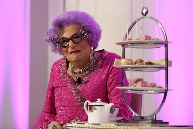 Entertainment Bilder des Tages HIGH TEA WITH DAME EDNA MEDIA CALL, Dame Edna Everage speaks to the media during a High Tea event at The Langham in Sydney, Wednesday, September 11, 2019. Dame Edna Everage s new show, My Gorgeous Life , will tour Australia September through to December this year. ( NO ARCHIVING, EDITORIAL USE ONLY, NO USE IN BOOKS WITHOUT CONSENT SYDNEY NSW AUSTRALIA  Copyright: xBIANCAxDExMARCHIx 20190911001418760446