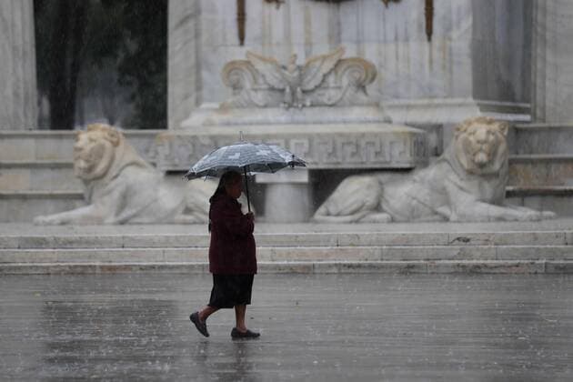 Mexiko, schwere Regenfälle September 10, 2019: EUM20190910ACT08.JPG.CIUDAD DE MEXICO Rain Lluvia-CMDX.- La noche de este martes 10 de septiembre de 2019 se registraron lluvias de moderadas a fuertes en diferentes puntos de la Ciudad de Mexico. En la imagen, la zona del Centro Historico capitalino. Foto: Agencia EL UNIVERSAL EVZ Copyright: xValentexRosasx