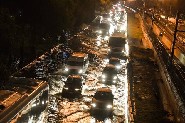 Mexiko, schwere Regenfälle September 10, 2019: EUM20190910ACT14.JPG.CIUDAD DE MEXICO RainLluvias-CDMX.- Luego de las fuertes lluvias que se registraron durante la noche de este martes 10 de septiembre de 2019 en la Ciudad de Mexico, algunas zonas de la capital resultaron afectadas; en la imagen se muestra un encharcamiento en la alcaldia Iztapalapa. Foto: Agencia EL UNIVERSALArmando MartinezEVZ Copyright: xElxUniversalx