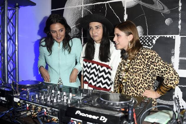 Diana Kinnert mit DJ WOS (Women Operating System Anna und Paulina) bei der Verleihung des 28. Montblanc de la Culture Arts Patronage Award 2019 im Künstlerhaus Bethanien. Berlin, 10.09.2019