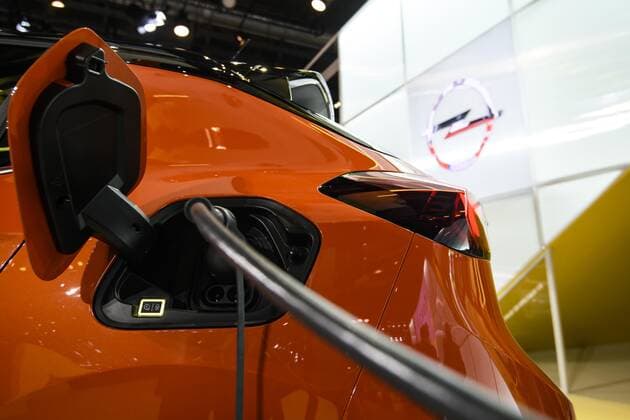 11.09.2019, xkvx, Wirtschaft Automobil, IAA 2019 - Internationale Automobil Ausstellung emwirt, empoli, v.l. Opel Corsa E Ladestation Ladeanschluss Ladesaeule Stecker E-Station E-Stecker E-Auto E-Mobil Elekroauto Elektromobil Logo Emblem Wortmark Bildmarke Frankfurt am Main *** 11 09 2019, xkvx, Economy Automotive, IAA 2019 International Automobile Exhibition emwirt, empoli, v l Opel Corsa E Charging Station Charging Connector Charging Saeule Plug E Station E Plug E Auto E Mobil Elekroauto Elektromobilo Logo Emblem Wortmark Picture Brand Frankfurt am Main
