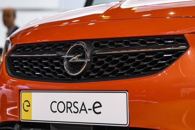 11.09.2019, xkvx, Wirtschaft Automobil, IAA 2019 - Internationale Automobil Ausstellung emwirt, empoli, v.l. Opel Corsa E E-Auto E-Mobil Elekroauto Elektromobil Frankfurt am Main *** 11 09 2019, xkvx, Economy Automotive, IAA 2019 International Automobile Exhibition emwirt, empoli, v l Opel Corsa E E Auto E Mobil Elekroauto Elektromobil Frankfurt am Main