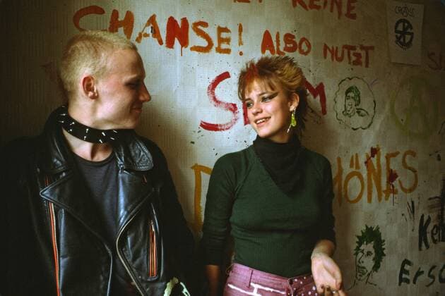 Reportage Punks from East Berlin, 1982 Reportage Punks from East Berlin: apartment squatted by a group of punks in East Berlin. 1982 Copyright: xIlsexRuppert Photo12x RPP19A00_066
