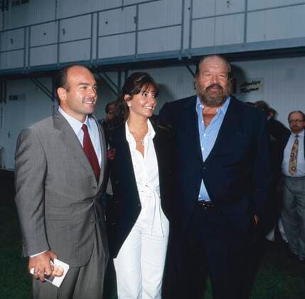 Bud Spencer Bud Spencer, italienischer Schauspieler, mit Sohn Giuseppe und dessen Ehefrau, Deutschland ca. 1985. Italian actor Bud Spencer and his son Giuseppe with his wife, Germany ca. 1985., Deutschland Copyright: HelmutxReiss UnitedArchives83000486
