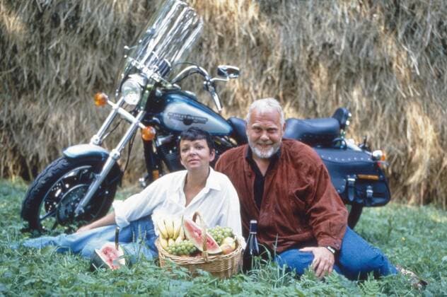 Gunther Emmerlich Gunther Emmerlich, deutscher Sänger und Moderator, mit Ehefrau anne Kathrein, Deutschland ca. 1996. German singer and presenter Gunther Emmerlich with his wife Anne Kathrein, Germany ca. 1996., Deutschland Copyright: HelmutxReiss UnitedArchives83000493