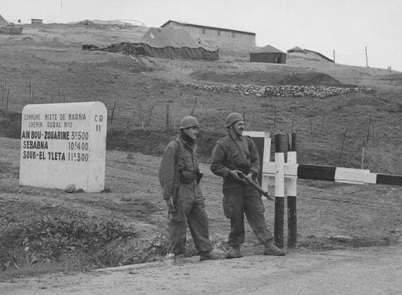 Border between Algeria and Morocco (1956) Algerian War of Independence. Border between Algeria and Morocco. April 1956 Copyright: xPhoto12 Photosvintagesx WTZ04197_030