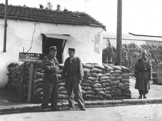 Office of a French commander during the war in Algeria (1956) Algerian War of Independence. Office of a French commander (mobile group of rural protection) during the Algerian War of Independence. May 1956 Copyright: xPhoto12 Photosvintagesx WTZ04197_033