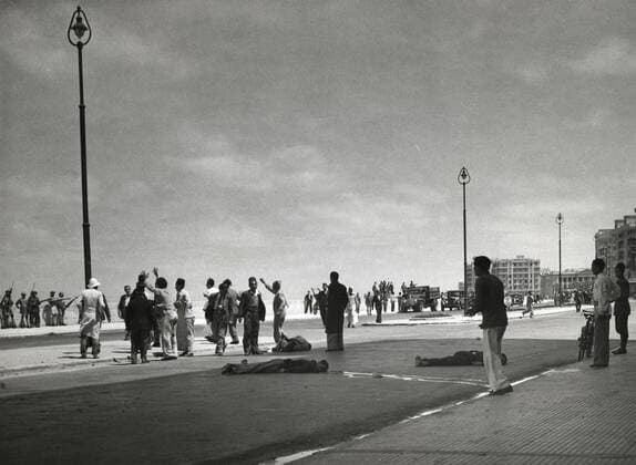 Shooting during the war in Algeria Shooting during the Algerian War of Independence Copyright: xPhoto12 Photosvintagesx WTZ04287_002