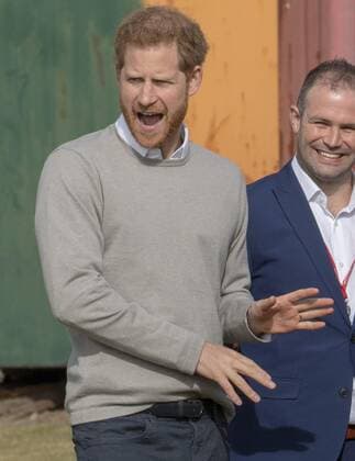 . 12 09 2019. Luton, United Kingdom. Prince Harry, the Duke of Sussex, during a visit to the Rugby Football Union All Schools programme at Lealands High School in Luton, United Kingdom.  xPoolx xi-Imagesx IIM-20144-0001
