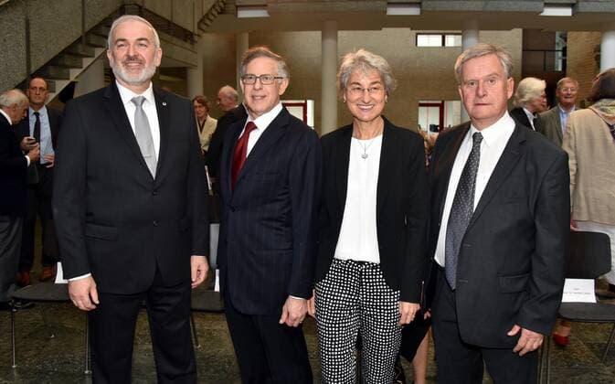 Die Preisträger Der Biochemiker Prof. Dr. Adrian Krainer , l-r, und der Neurologe Richard Finkel und die Laudatoren Brunhilde Wirth und Dr. Stephan Zierz vor der Verleihung des K.J Zülch Preis am 12. 09.2019 in Köln - Der K-J. Zülch-Preis der Gertrud-Reemtsma- Stiftung wird seit 1990 für herausragende Leistungen in der neurologischen Grundlagenforschung vergeben die beiden für die Entwicklung und Erprobung eines Medikaments bei Spinaler Muskelatrophie.