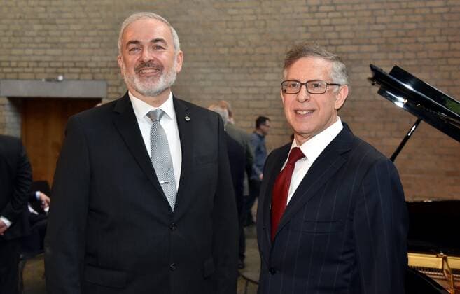 Die Preisträger Der Biochemiker Prof. Dr. Adrian Krainer , l-r, und der Neurologe Richard Finkel vor der Verleihung des K.J Zülch Preis am 12. 09.2019 in Köln - Der K-J. Zülch-Preis der Gertrud-Reemtsma- Stiftung wird seit 1990 für herausragende Leistungen in der neurologischen Grundlagenforschung vergeben die beiden für die Entwicklung und Erprobung eines Medikaments bei Spinaler Muskelatrophie.