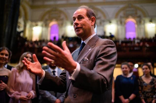 Entertainment Bilder des Tages EARL OF WESSEX SYDNEY VISIT, Prince Edward, Earl of Essex speaking to Duke of Edinburgh s International Gold Award Recipients at the Sydney Town Hall in Sydney, Friday, September 13, 2019. It is the largest of The Duke of Edinburgh s International Gold Award Ceremonies ever to take place outside the UK and is part of a series of events taking place to celebrate the 60th Anniversary of The Duke of Edinburgh s International Award in Australia. ( NO ARCHIVING, EDITORIAL USE ONLY, NO USE IN BOOKS WITHOUT CONSENT SYDNEY NSW AUSTRALIA  Copyright: xJAMESxGOURLEYx 20190913001419234748