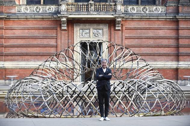Bilder des Jahres 2019, Entertainment 09 September Entertainment Themen der Woche KW37 Entertainment Bilder des Tages September 13, 2019, London, UK: LONDON, UK. Designer Kengo Kuma in front of his work Bamboo Ring on display at the V&A museum as part of London Design Festival. The festival, now in its 17th year, includes installations across the capital and runs 14 to 22 September 2019. London UK  - ZUMAl94_ 20190913_zaf_l94_026 Copyright: xStephenxChungx