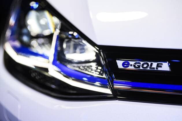 10.09.2019, xkvx, Wirtschaft Automobil, IAA 2019 - Internationale Automobil Ausstellung emwirt, empoli, v.l. Volkswagen e-Golf VW Auto E-Auto E-Mobil Elekroauto Elektromobil Frankfurt am Main *** 10 09 2019, xkvx, Economy Automotive, IAA 2019 International Automobile Exhibition emwirt, empoli, v l Volkswagen e Golf VW Auto E Auto E Mobil Elekroauto Elektromobil Frankfurt am Main