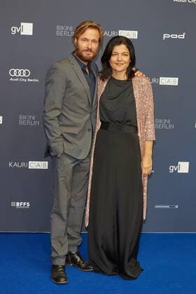 Andreas Pietschmann mit Frau Jasmin Tabatabai - Verleihung des Deutschem Schauspielpreis 2019 im Zoo Palast Berlin am 13.09.2019. Deutscher Schauspielpreis 2019