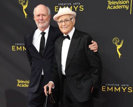 14 September 2019 - Los Angeles, California - Jim Burrows, Norman Lear. 2019 Creative Arts Emmys Awards - Arrivals held at Microsoft Theater L.A. Live. Photo Credit: Birdie Thompson AdMedia 245020 2019-09-14 California Los Angeles Etats-Unis  Copyright: xAdMediax STAR_245020_146