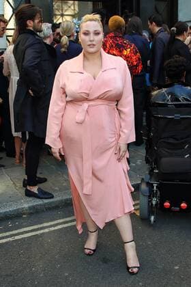 Hayley Hasselhoff bei der Ankunft zum Opening der LFW London Fashion Week am 13.09.2019 in London Promis unterwegs bei der LFW London Fashion Week