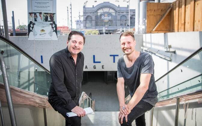 Brautmodenverkäufer Uwe Herrmann und sein Sohn Philipp ziehen mit ihrem Laden Hochzeitsmode Dresden an den Wiener Platz. *** Bridal fashion salesman Uwe Herrmann and his son Philipp move their shop Wedding Fashion Dresden to Vienna Square