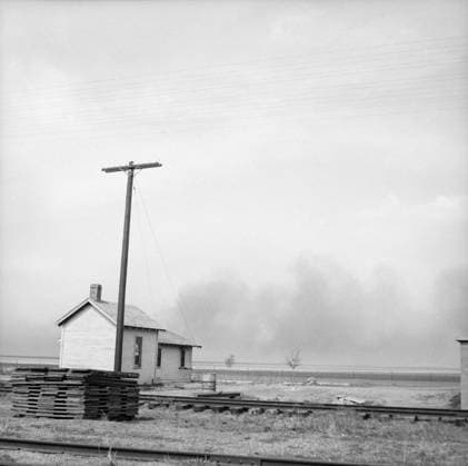 Approaching Dust Storm, Randall County, Texas, USA, Arthur Rothstein for Farm Security Administration, April 1936  Copyright: CircaxImages ghi-circa01627