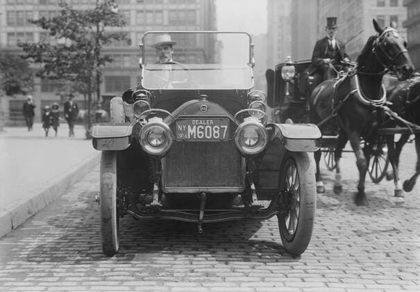 George Grantham Bain, Driving a Stutz Passenger Car near Union Square, New York City, New York, USA, Bain News Service, July 4, 1914 Editorial Use Only  Copyright: CircaxImages ghi-circa02488