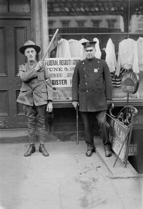 Police Officer and Guard at Draft Registration Office during World War I, New York City, New York, USA, Bain News Service, June 1917  Copyright: CircaxImages ghi-circa02876