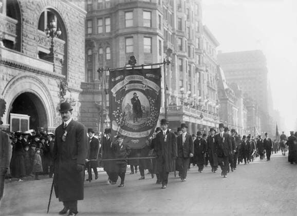 St. Patrick Parade, Fifth Avenue, New York City, New York, USA, Bain News Service, March 1909  Copyright: CircaxImages ghi-circa02930