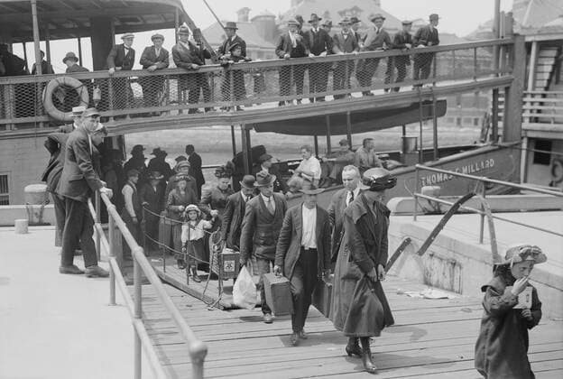 Arrival of Immigrants, Ellis Island, New York City, New York, USA, Bain News Service, 1920  Copyright: CircaxImages ghi-circa02962