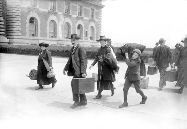 Arrival of Immigrants, Ellis Island, New York City, New York, USA, Bain News Service, 1920  Copyright: CircaxImages ghi-circa02963