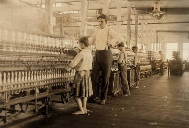 Young Spinners with Supervisor in Yarn Mill, Yazoo City, Mississippi, USA, Lewis Hine for National Child Labor Committee, May 1911  Copyright: CircaxImages ghi-circa04224