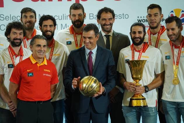 Spanish President Pedro Sanchez at a reception to honour the Spain Basketball team after their victor y in the 2019 China Basketball FIBA World Cup at Moncloa Palace in Madrid on Monday, 16 September 2019 Cordon Press