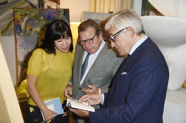 Gerhard Schröder mit Ehefrau Kim So-yeon bei der ALS Nacht 2019 in der Repräsentanz der Würth-Gruppe. Berlin, 16.09.2019 *** Gerhard Schröder with his wife Kim So yeon at the ALS Night 2019 in the representative office of the Würth Group Berlin, 16 09 2019 Foto:xN.xKubelkax xFuturexImage
