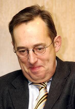 PK im Capitals Club, Hotel Hilton. Rocco Forte Hotels bauen am Bebelplatz. Berlin den 29.01.2004 PK im Capitals Club, Hotel Hilton. Rocco Forte Hotels bauen am Bebelplatz. Bausenator Peter Strieder. Sports & People - Fotografie Copyright: Veröffentlichung ist honorarpflichtig! Berlin *** PK in the Capitals Club, Hotel Hilton Rocco Forte Hotels build at Bebelplatz Berlin the 29 01 2004 PK in the Capitals Club, Hotel Hilton Rocco Forte Hotels build at Bebelplatz Bausenator Peter Strieder Sports People Photography Publication is subject to fee Berlin