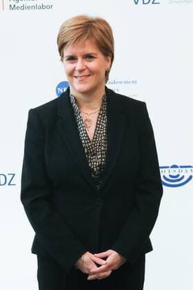 Nicola Sturgeon, die Erste Ministerin Schottlands bei der Ankunft der Verleihung des M100 Media Award From Pipedream to Reality Democracy and the European Public Sphere im Orangerieschloss in Potsdam.am 21.02.2019 Nicola Sturgeon erhält M100 Media Award in Potsdam