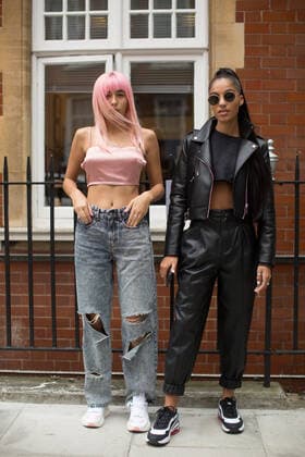 Chic showgoers attending the show during London Fashion Week September 16, 2019 - LFW: Spring 2020 Street Style Day 3, London England United Kingdom  Copyright: xValentinaxRanierix VRLFWDay20190916_MAS146