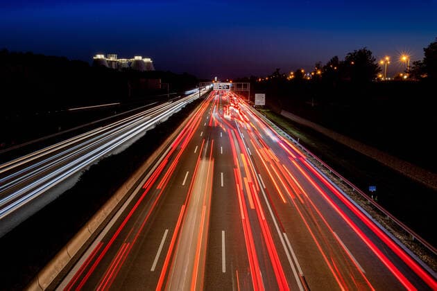 18. September 2019: Muenchen, Autofahrer stehen auf der noerdlichen A9 bei Muenchen im Stau. *** 18 September 2019 Munich, motorists on the northern A9 near Munich in a traffic jam