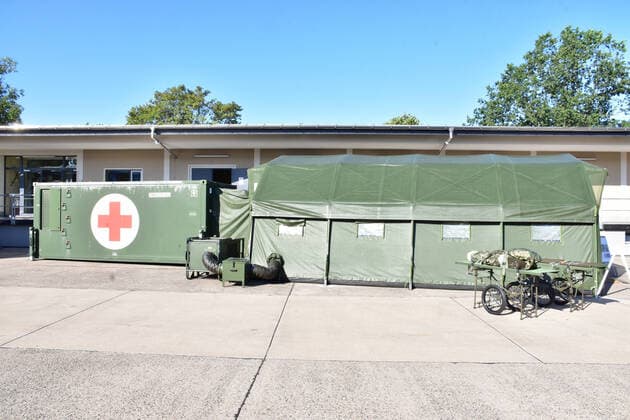 Eine mobile Rettungsstation der Bundeswehr für den schnellen Einsatz während des Tages der offenen Tür des Sanitätsregiment 2 in Rennerod im Westerwald Rennerod Rheinland-Pfalz Deutschland