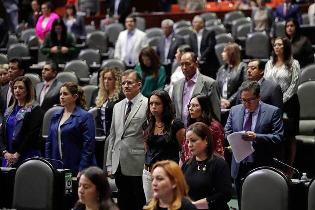 September 19, 2019: EUM20190919NAC12.JPG.CIUDAD DE MEXICO. AnniversaryAniversario-Sismos.- En la Camara de Diputados se guarda un minuto de silencio en conmemoracion de los sismos del 19 de septiembre de 1985 y 2017. Foto: Agencia EL UNIVERSALIvan StephensEELG Copyright: xElxUniversalx